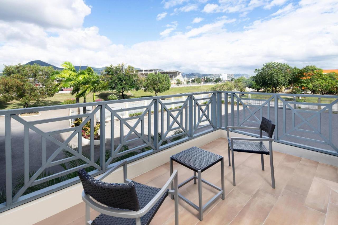 Courtyard By Marriott Port Of Spain Luaran gambar